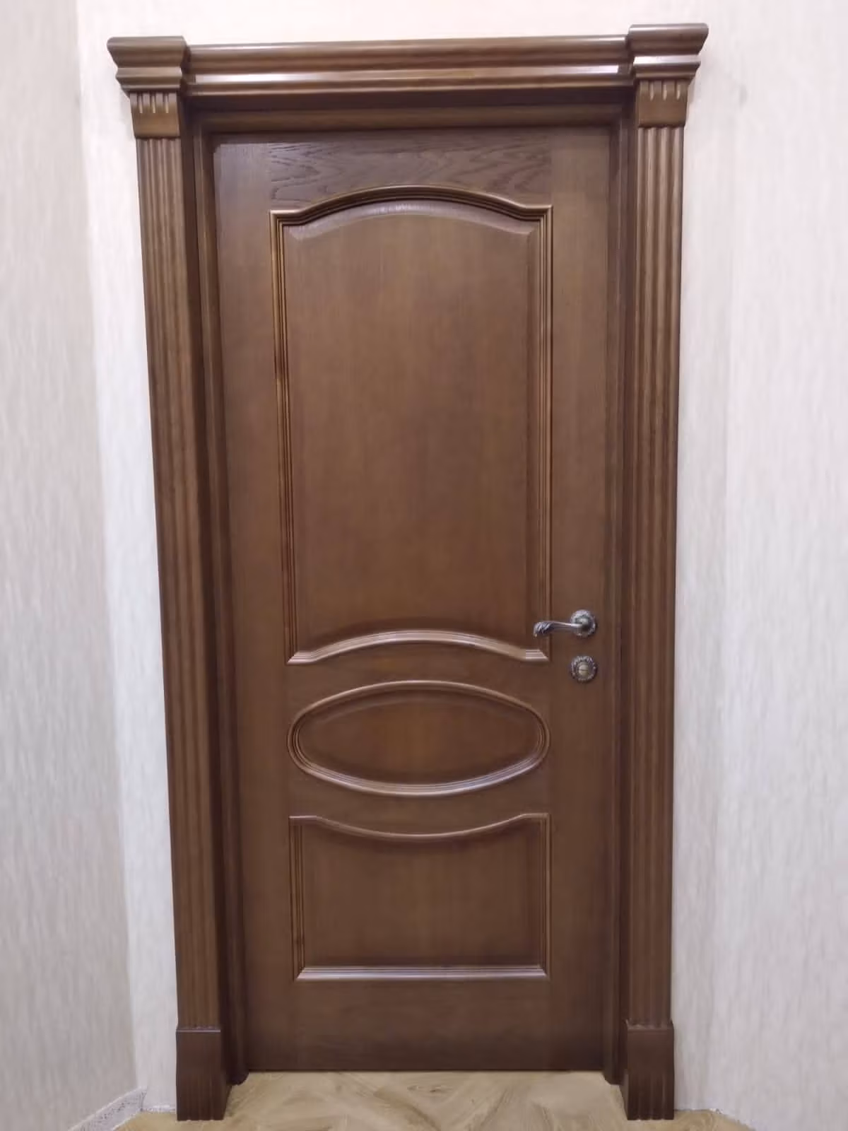 дверь